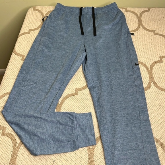 Men’s ASICS regular fit tech pants - Picture 3 of 15